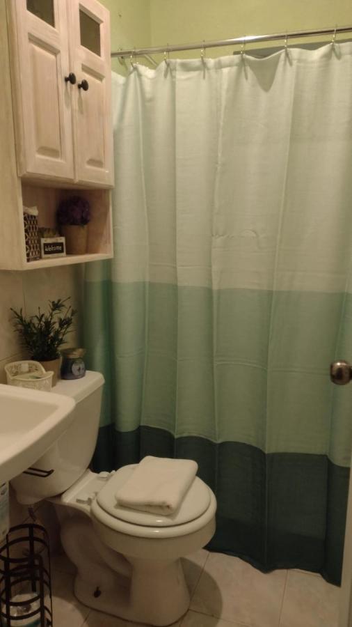 Michand Guest Apartments- Cozy One Or Two Bedroom- 5 Walk Minutes From Airport 10 Mins Drive To Oistins Or Beach Christ Church Exterior foto